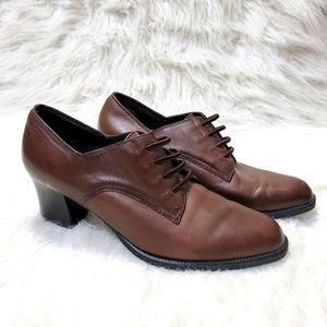 VINTAGE 80s 90s deadstock leather lace up shoes